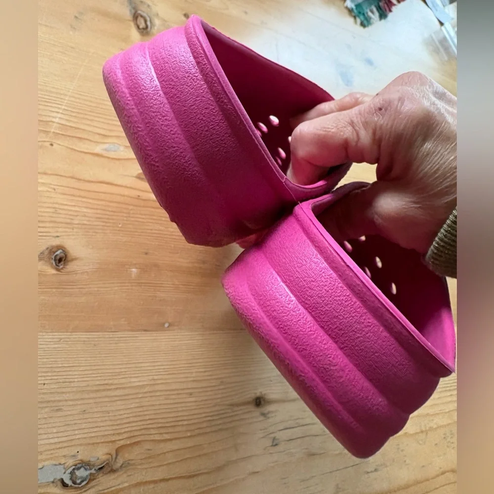 L.L. Bean Kids Coastal Clogs Unisex K’s 4  W’s 6 Pink Vented Flexible Waterproof